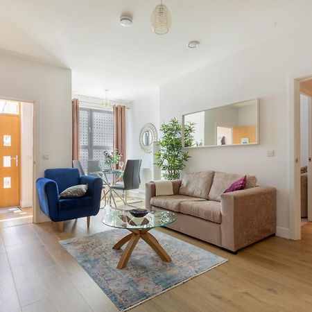 1 Bed Apartment - Redhill Central, Surrey, Gatwick #3 Esterno foto