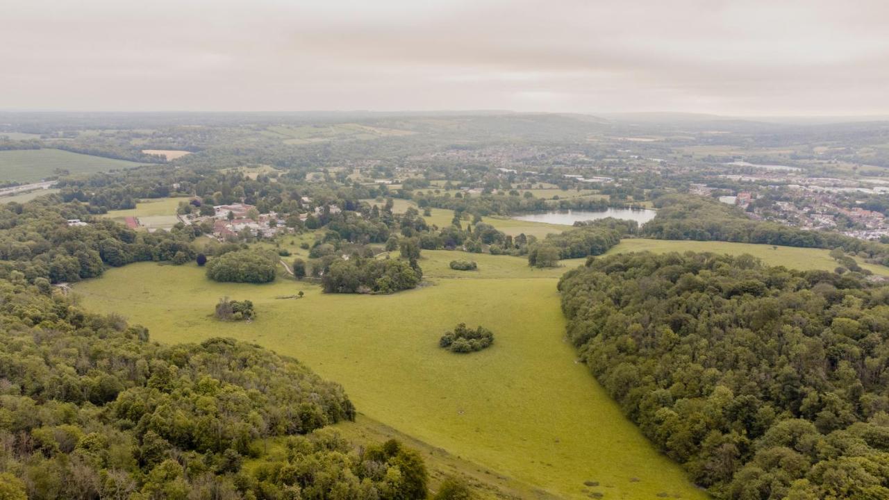 1 Bed Apartment - Redhill Central, Surrey, Gatwick #3 Esterno foto