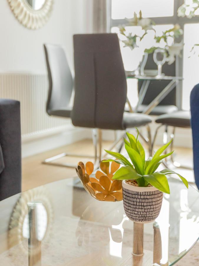 1 Bed Apartment - Redhill Central, Surrey, Gatwick #3 Esterno foto