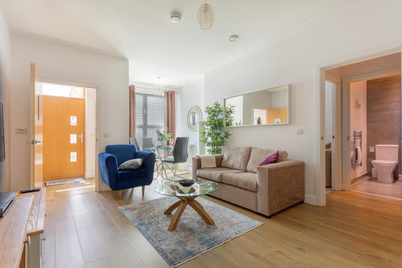 1 Bed Apartment - Redhill Central, Surrey, Gatwick #3 Esterno foto