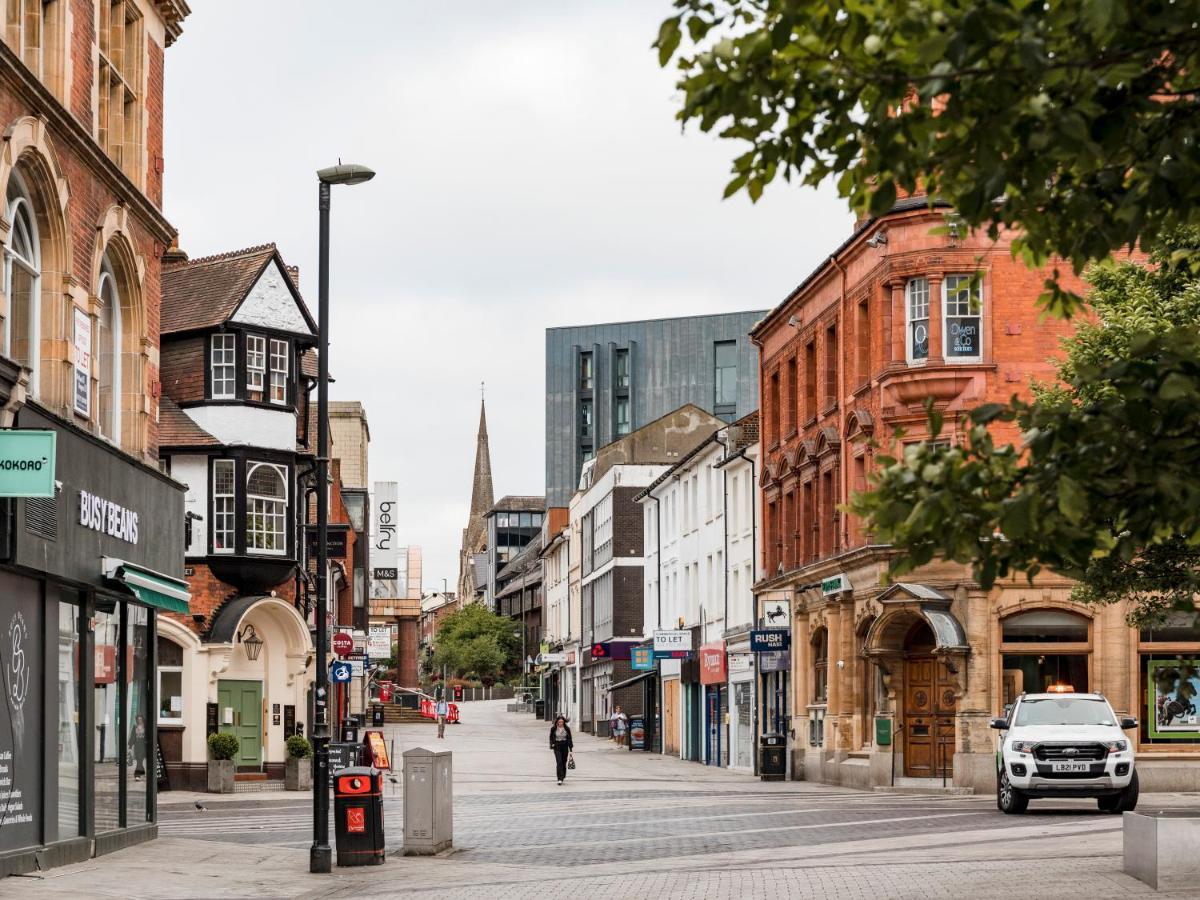 1 Bed Apartment - Redhill Central, Surrey, Gatwick #3 Esterno foto