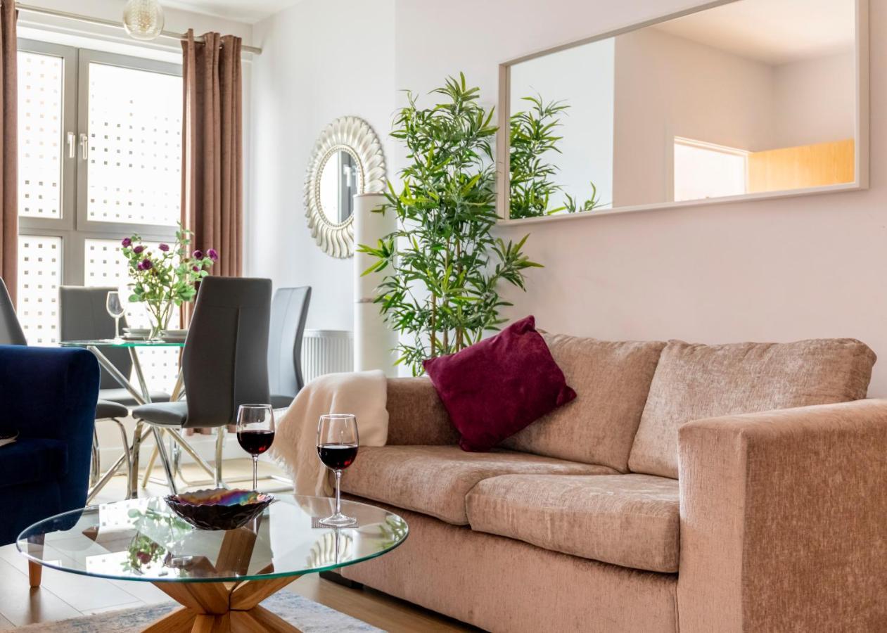 1 Bed Apartment - Redhill Central, Surrey, Gatwick #3 Esterno foto