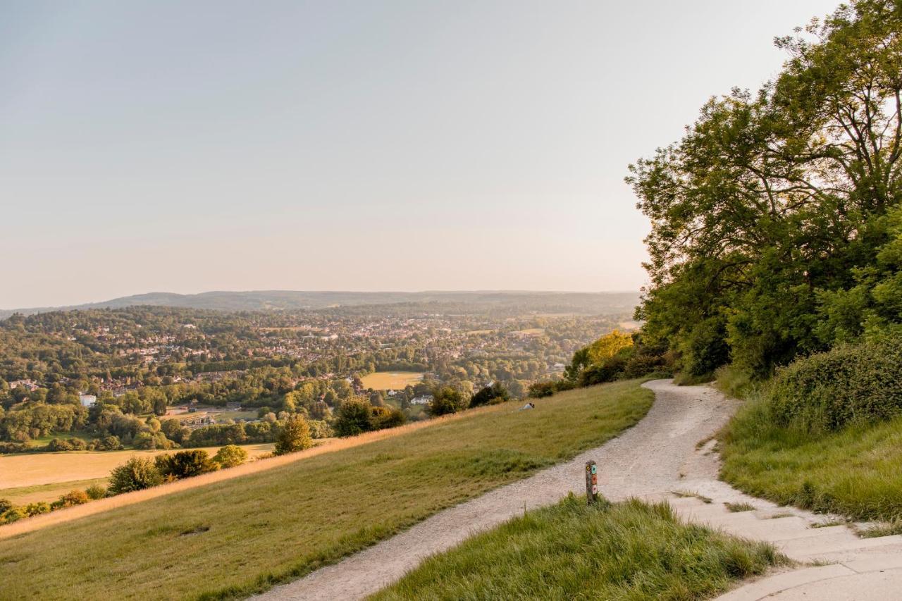 1 Bed Apartment - Redhill Central, Surrey, Gatwick #3 Esterno foto
